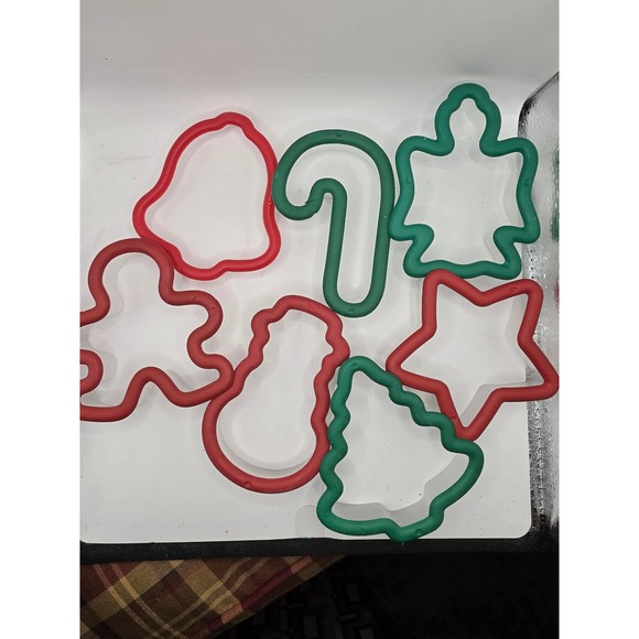 Unbranded Other - Christmas Cookie Cutter Set 7 Pc Red Green‎ Holiday Shapes Plastic Comfort Grip